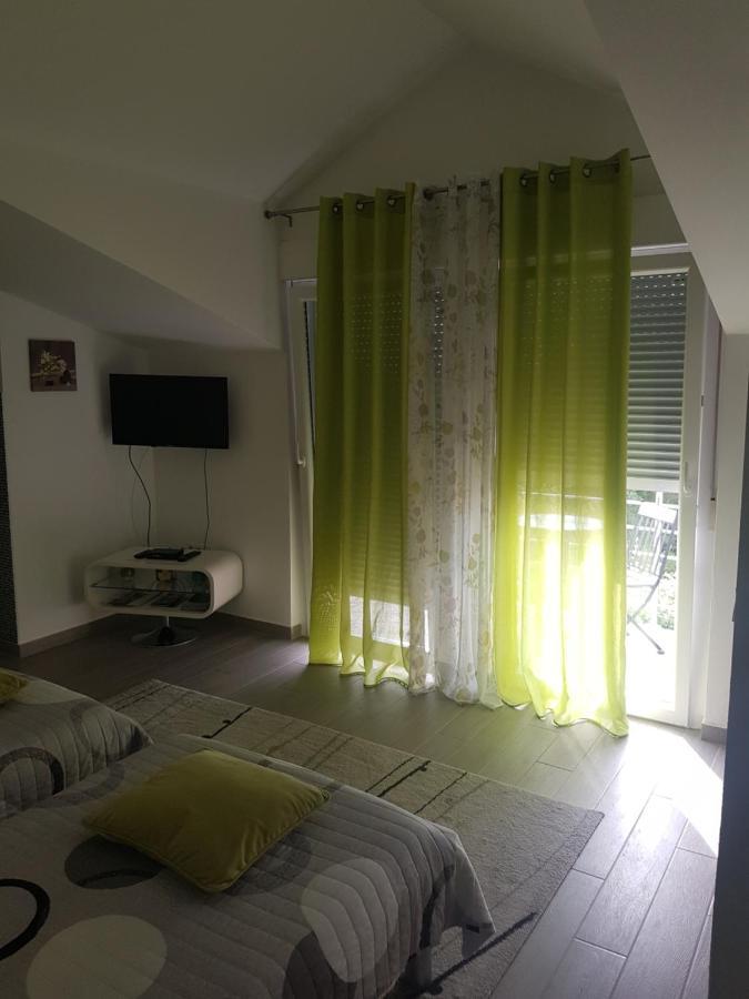 Gabi Rooms & Studio Apartment Lozovac Exterior foto
