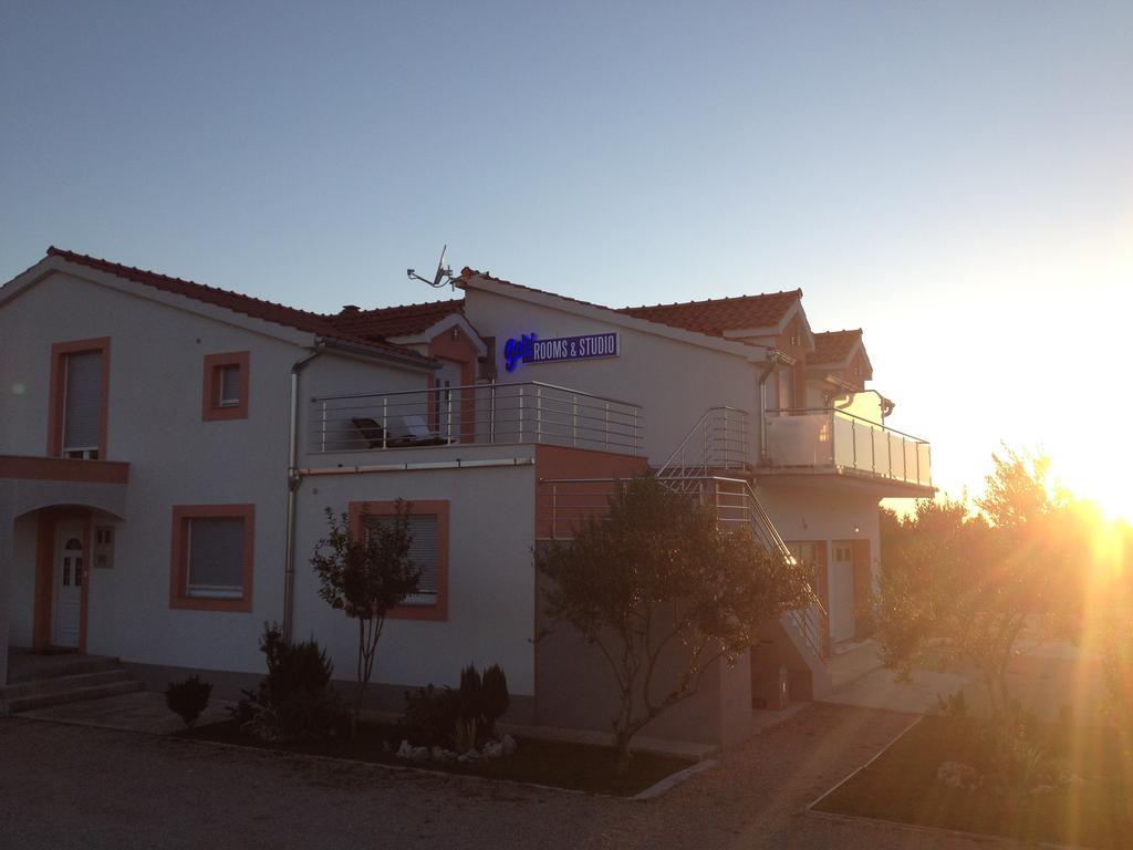 Gabi Rooms & Studio Apartment Lozovac Exterior foto